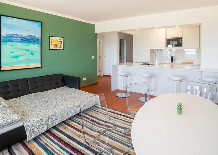 Mary's Secret Seaside Σεσίμπρα